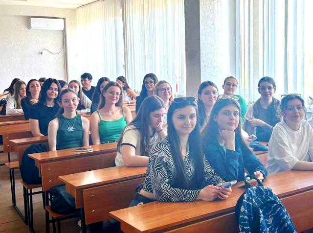 Студенти факультету іноземних мов на зустрічі із Вірою Грабчук